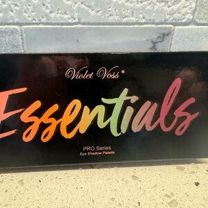 Violet Voss Essentials Pro Series Palette NEW